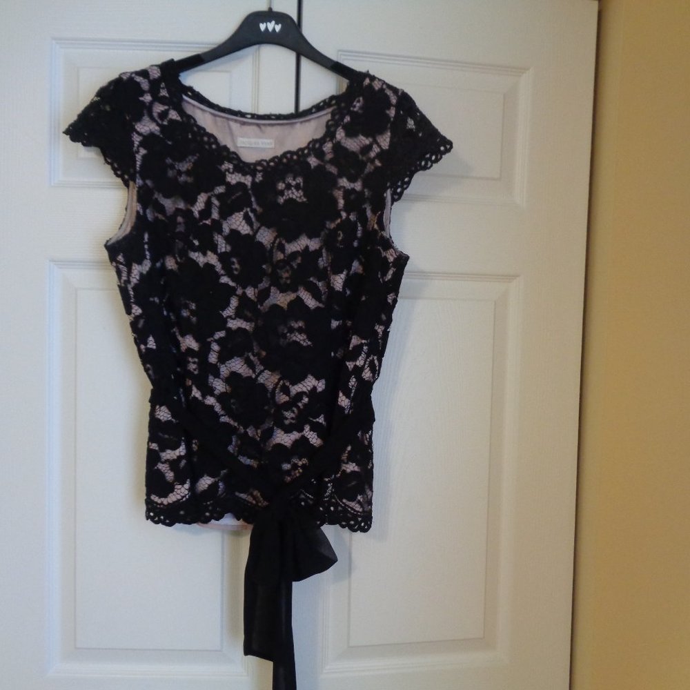 *** CLEARANCE*** Jacques Vert  black lace top size 14